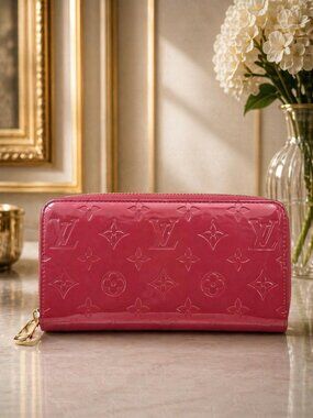 Authentic Louis Vuitton Zippy Wallet Vernis Red Patent Leather